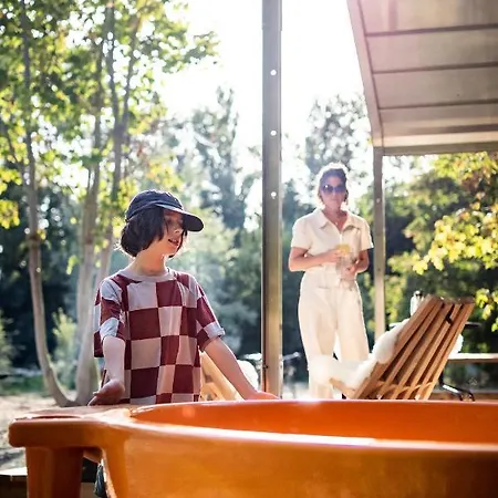 Hotel Les D'ostende 4*