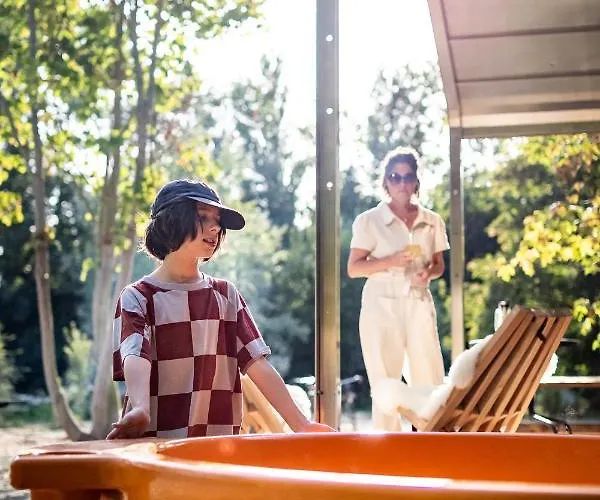 Hotel Les D'ostende 4*